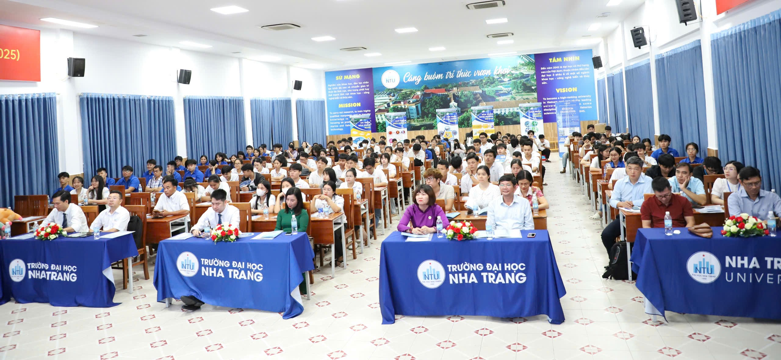 Doanh nghiệp và Cựu Sinh viên đồng hành cùng Viện Nuôi trồng Thủy sản trong Hướng nghiệp và Hỗ trợ sinh viên