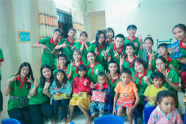 Đội Sinh viên tình nguyện Viện Nuôi trồng Thủy sản mang “Mùa Hè Yêu Thương” đến với các em học sinh Trường Tiểu học Phước Tân A , thôn Ma Ty, xã Phước Tân, Huyện Bắc Ái, tỉnh Ninh Thuận