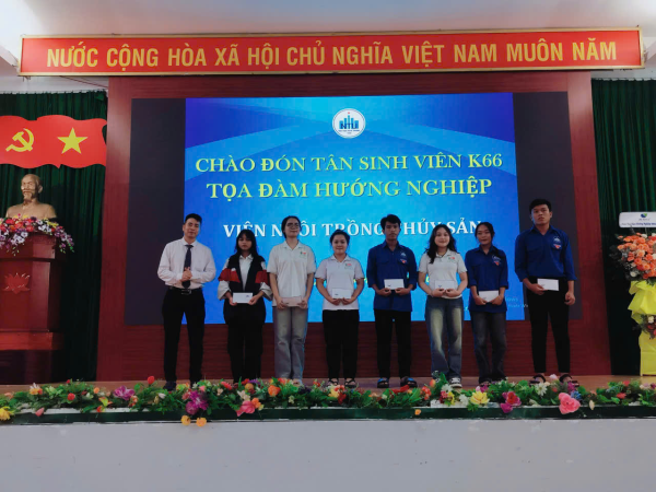 Viện Nuôi trồng Thủy sản: Gặp mặt Tân sinh viên K66 và Tọa đàm hướng nghiệp cho sinh viên